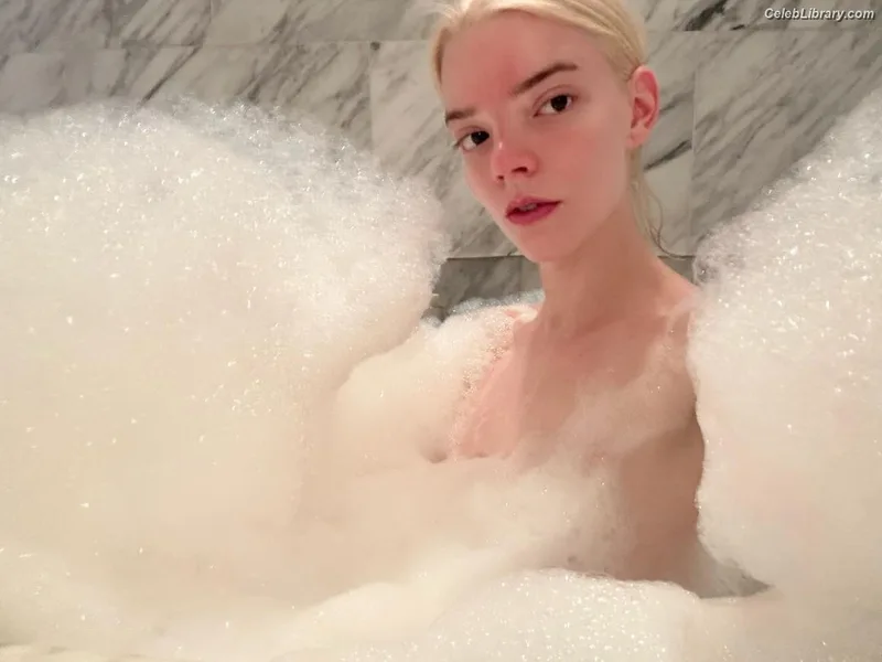 Anya Taylor-Joy photo 12 of 1440