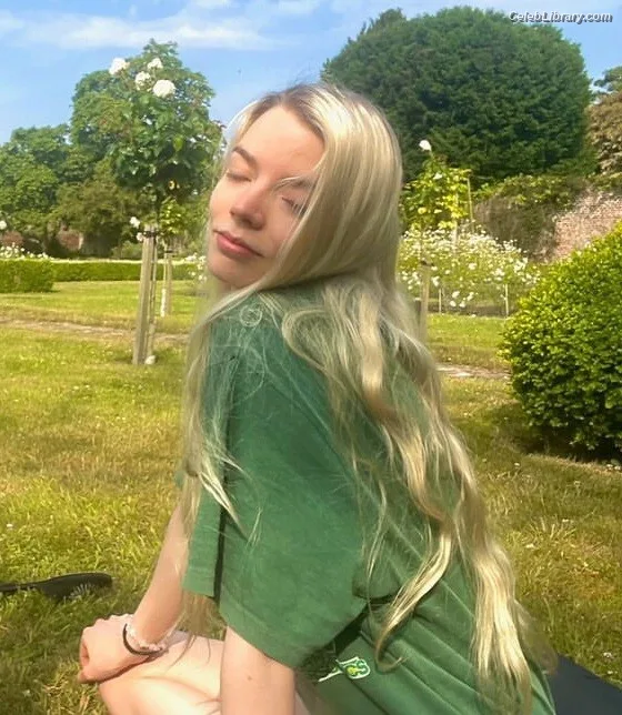 Anya Taylor-Joy photo 13 of 1440