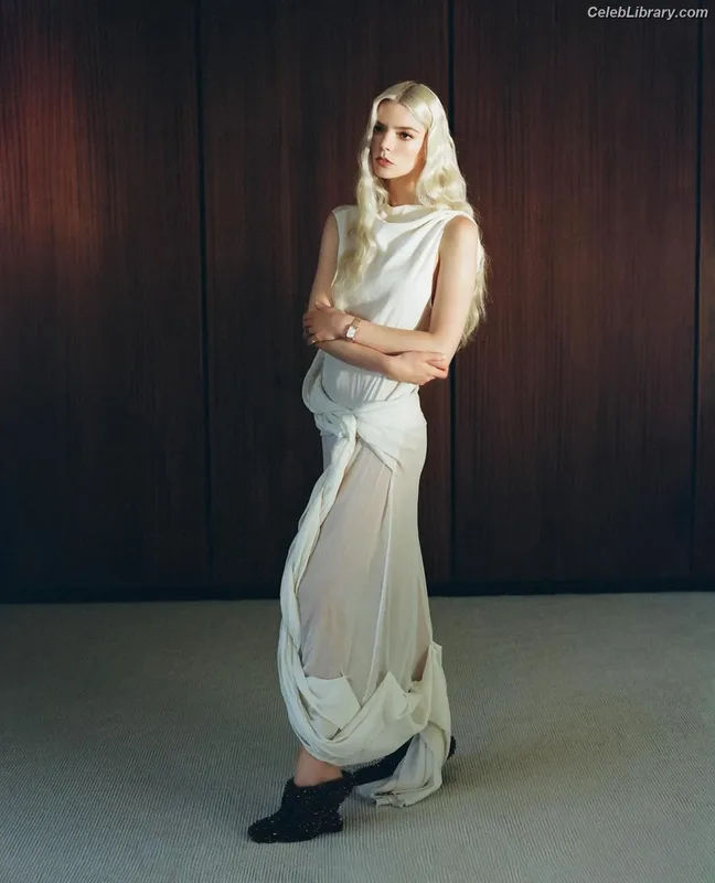 Anya Taylor-Joy photo 21 of 1440