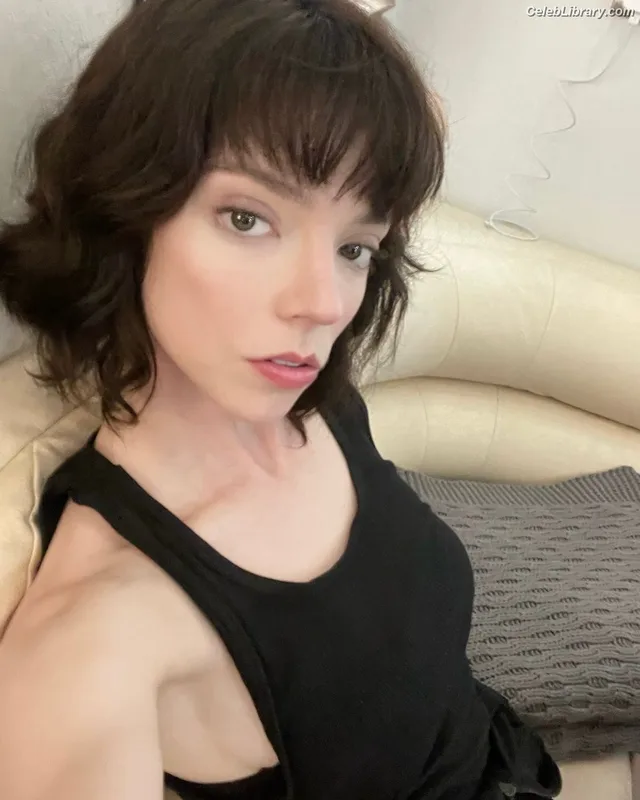 Anya Taylor-Joy photo 4 of 1440