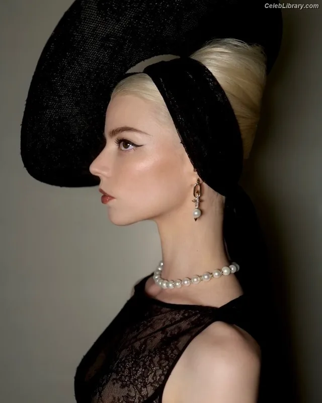 Anya Taylor-Joy photo 15 of 1440