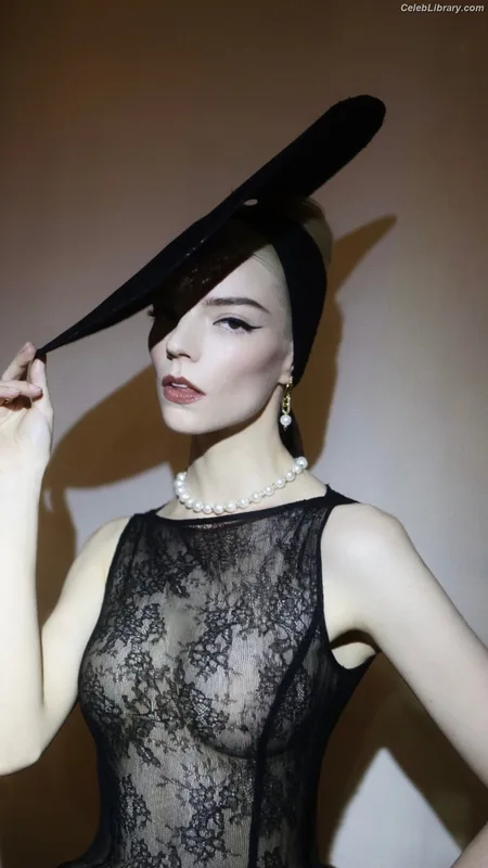 Anya Taylor-Joy photo 16 of 1440