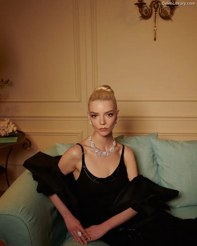 Anya Taylor-Joy photo 20 of 1440