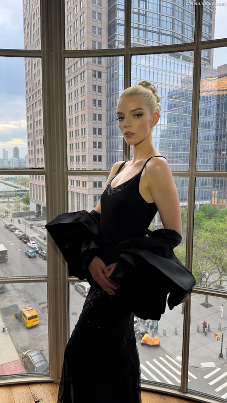 Anya Taylor-Joy photo 21 of 1440