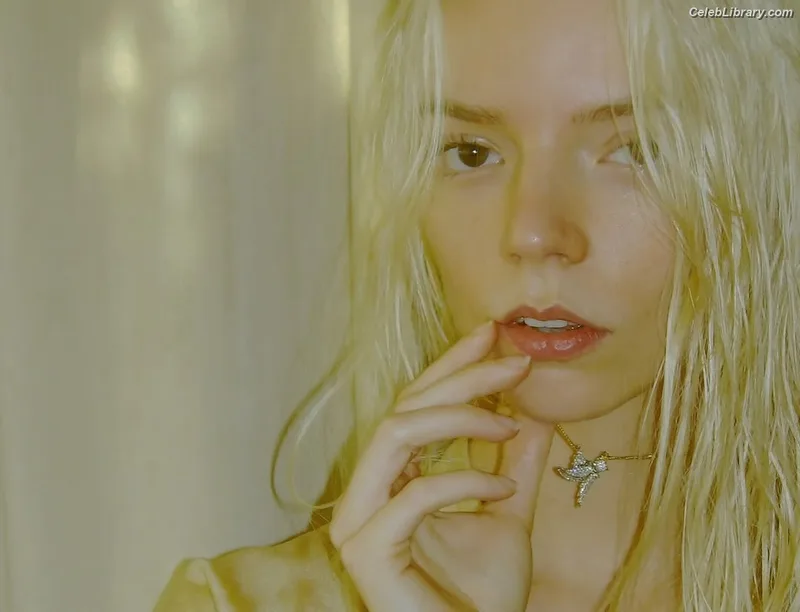 Anya Taylor-Joy photo 12 of 1440