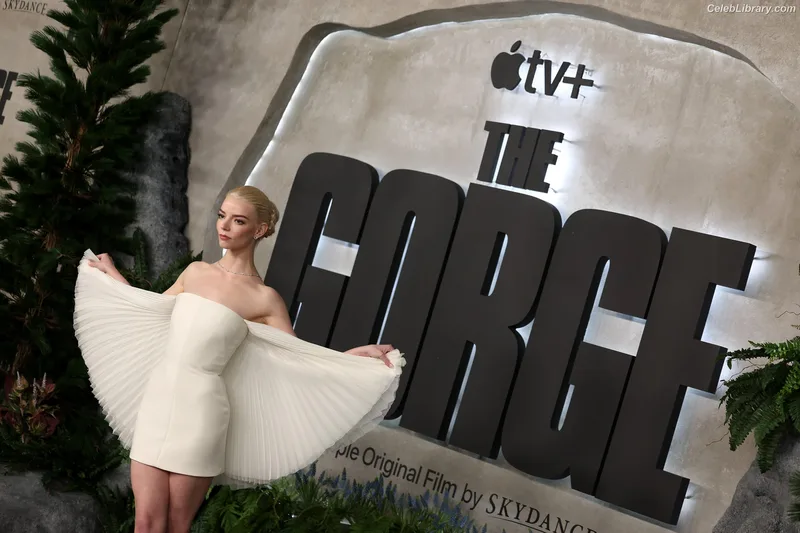 Anya Taylor-Joy photo 24 of 1440