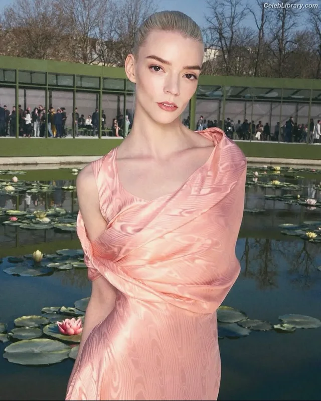 Anya Taylor-Joy photo 4 of 1440