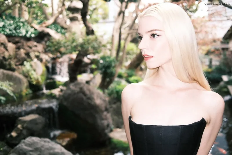 Anya Taylor-Joy photo 21 of 1440