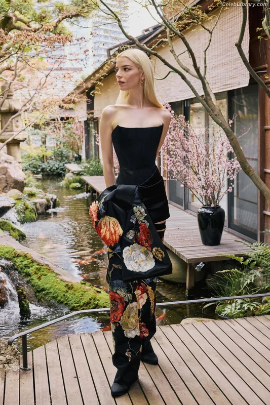 Anya Taylor-Joy photo 21 of 1440