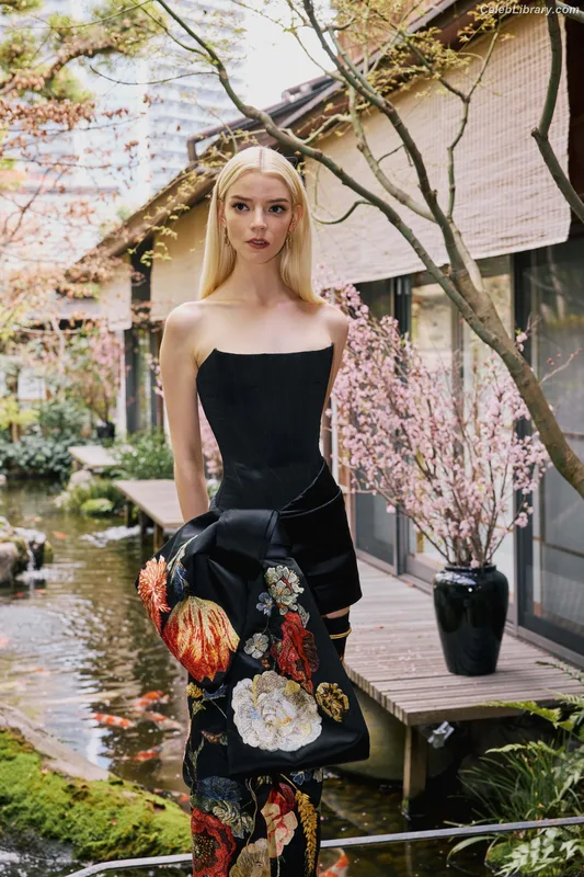 Anya Taylor-Joy photo 24 of 1440