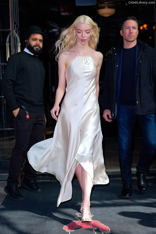 Anya Taylor-Joy photo 12 of 1440