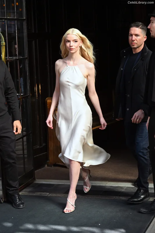 Anya Taylor-Joy photo 13 of 1440