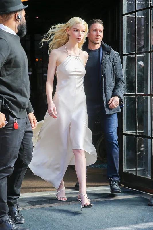 Anya Taylor-Joy photo 6 of 1440