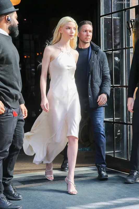 Anya Taylor-Joy photo 7 of 1440