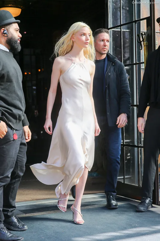 Anya Taylor-Joy photo 8 of 1440