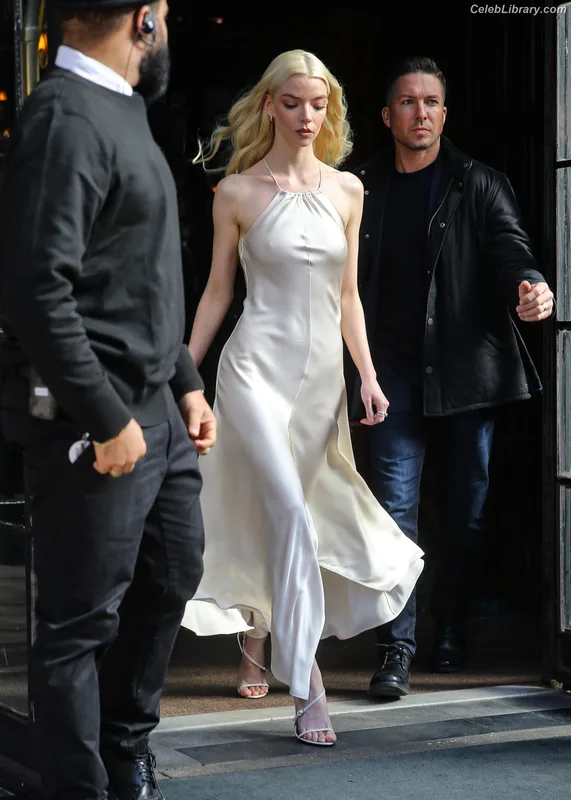 Anya Taylor-Joy photo 10 of 1440