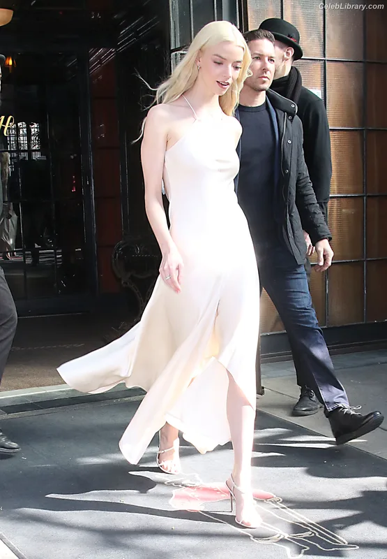 Anya Taylor-Joy photo 12 of 1440