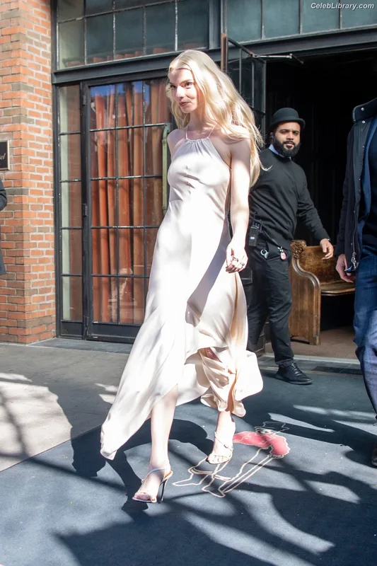Anya Taylor-Joy photo 18 of 1440