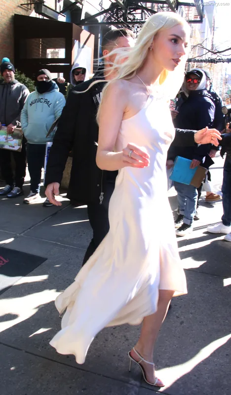 Anya Taylor-Joy photo 6 of 1440