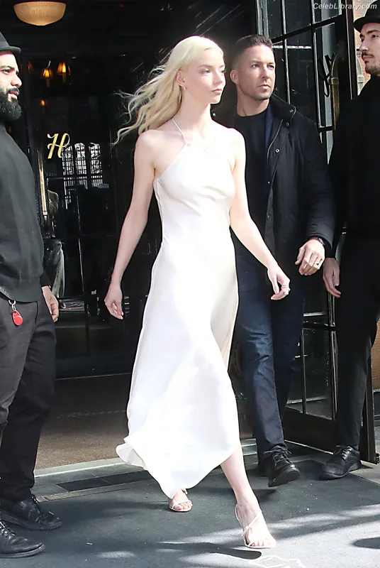 Anya Taylor-Joy photo 9 of 1440