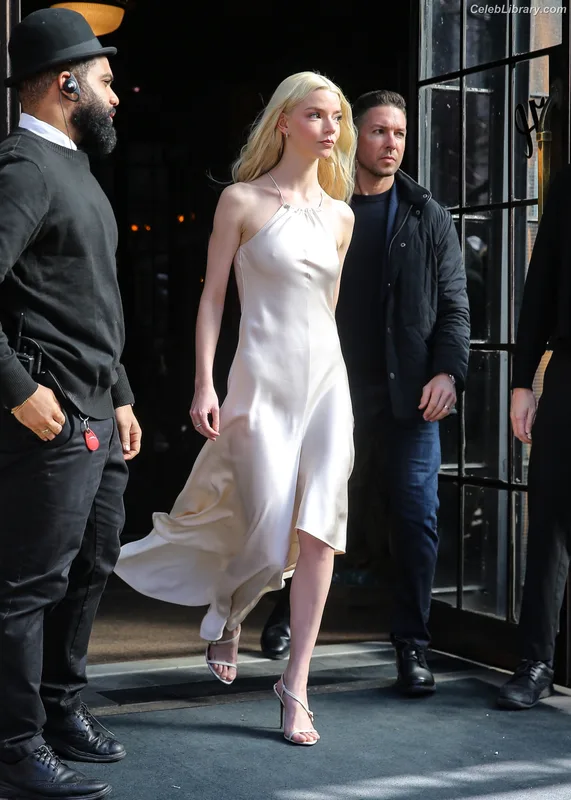 Anya Taylor-Joy photo 10 of 1440