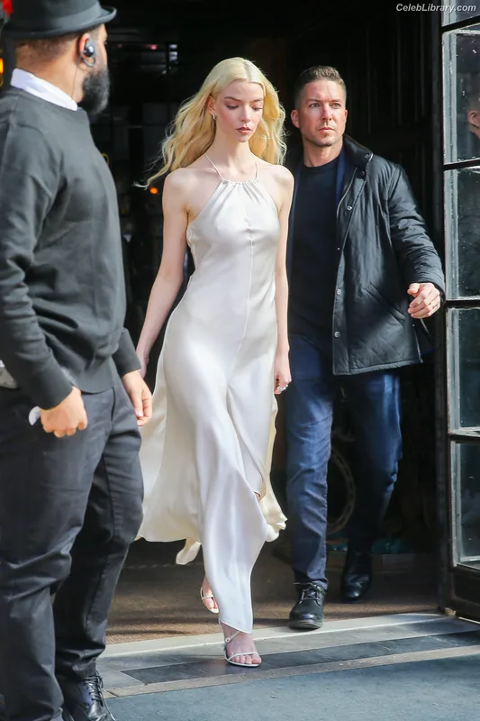 Anya Taylor-Joy photo 18 of 1440