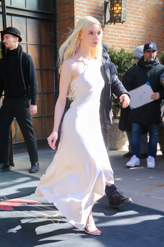 Anya Taylor-Joy photo 20 of 1440