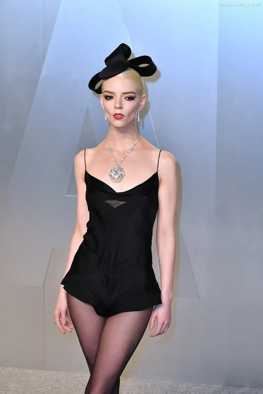 Anya Taylor-Joy photo 2 of 1440