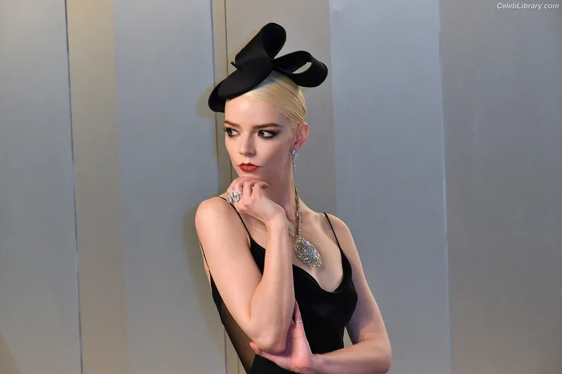 Anya Taylor-Joy photo 16 of 1440