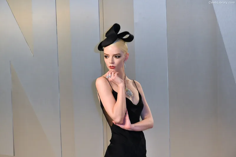 Anya Taylor-Joy photo 17 of 1440