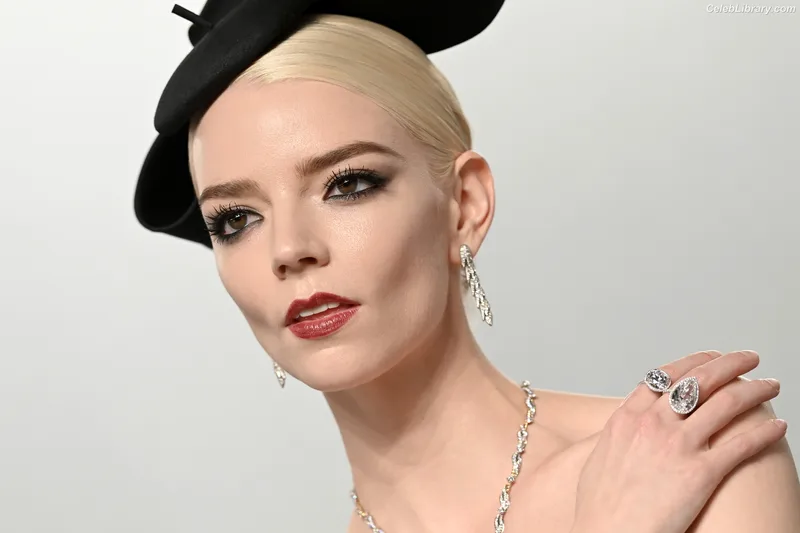 Anya Taylor-Joy photo 21 of 1440