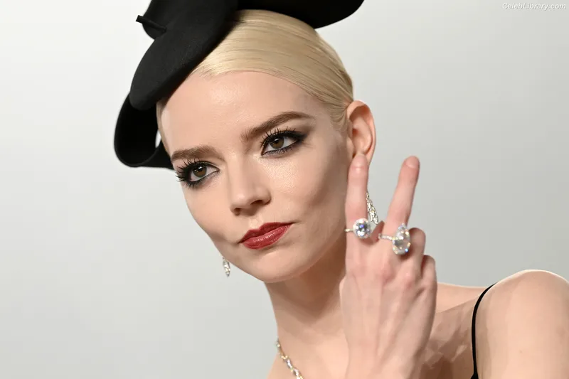 Anya Taylor-Joy photo 23 of 1440