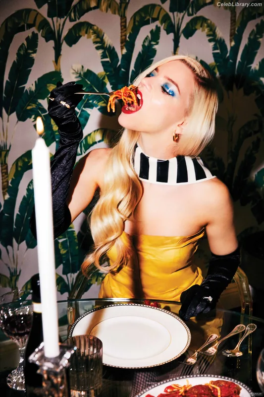 Anya Taylor-Joy photo 18 of 1440