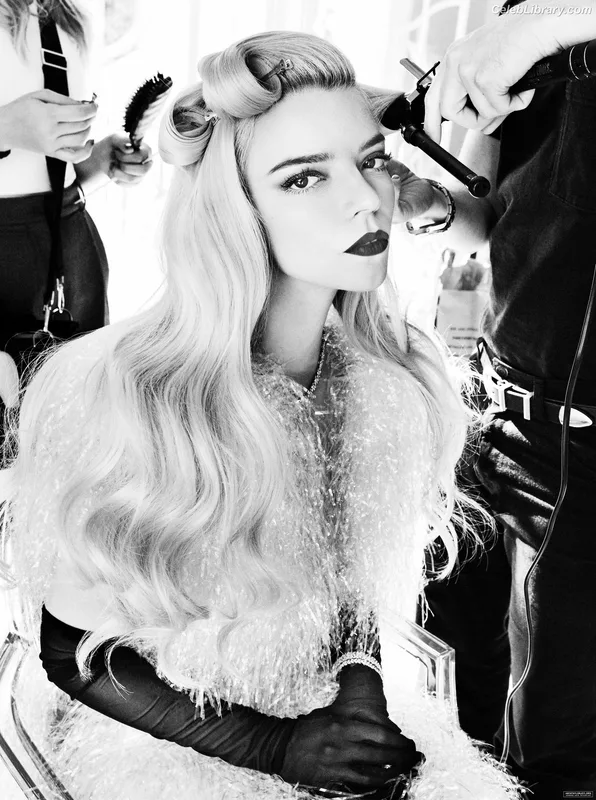 Anya Taylor-Joy photo 2 of 1440