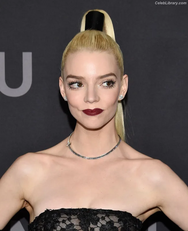 Anya Taylor-Joy photo 9 of 1440