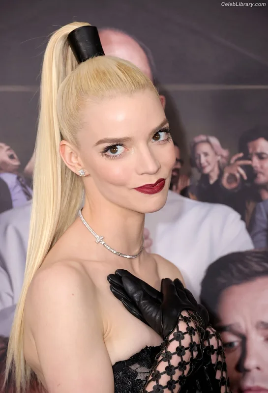 Anya Taylor-Joy photo 13 of 1440
