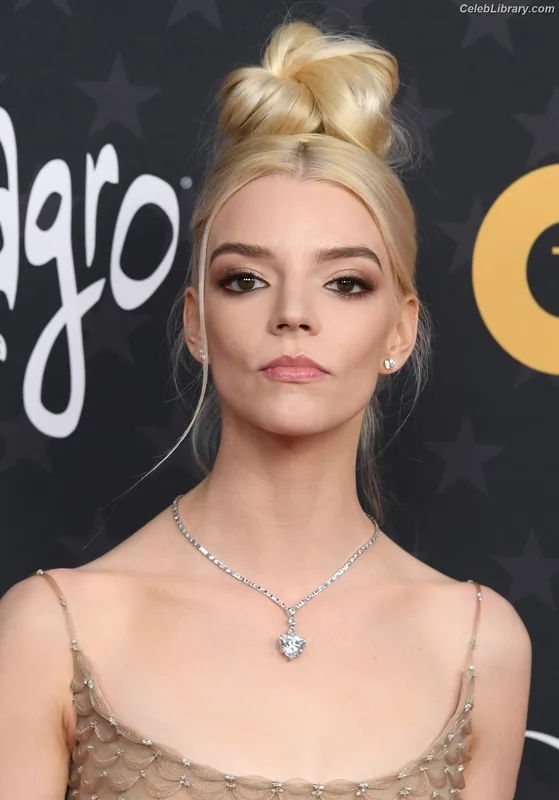 Anya Taylor-Joy photo 3 of 1440