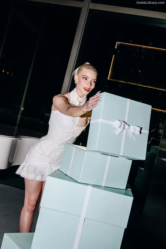 Anya Taylor-Joy photo 12 of 1440