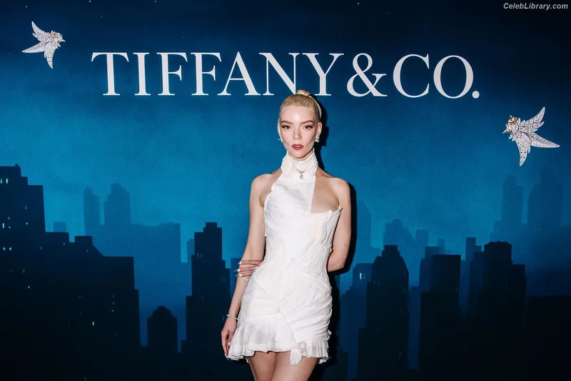 Anya Taylor-Joy photo 6 of 1440