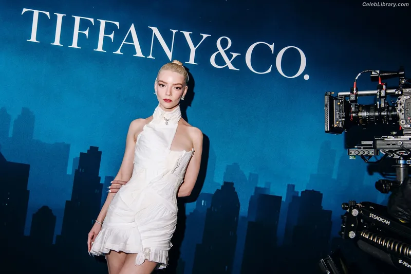 Anya Taylor-Joy photo 7 of 1440