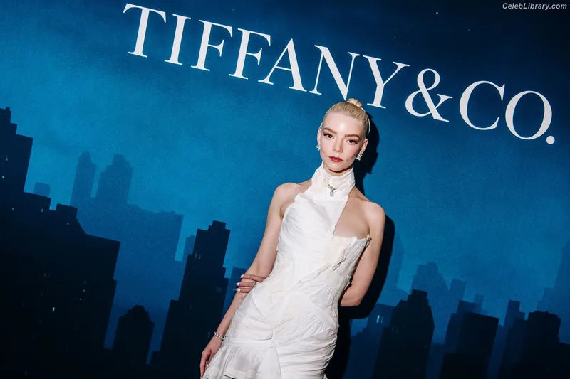 Anya Taylor-Joy photo 9 of 1440