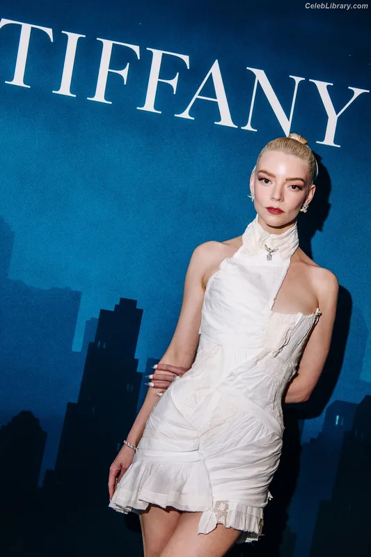 Anya Taylor-Joy photo 10 of 1440