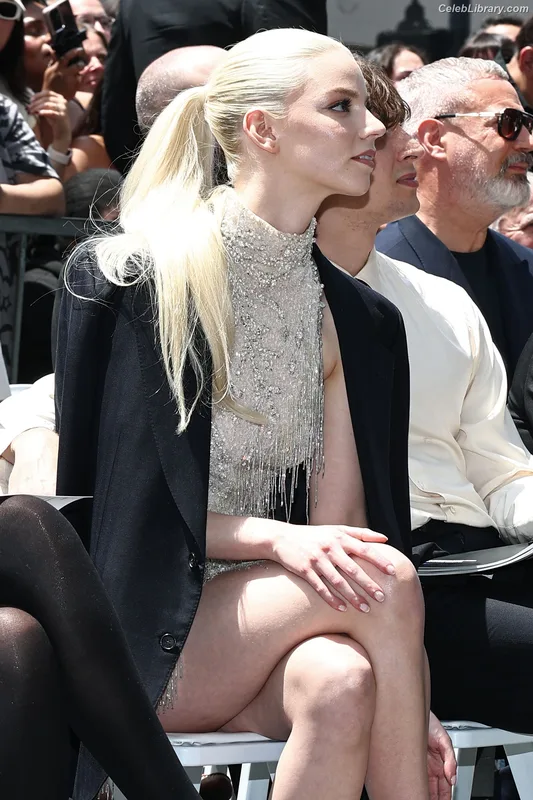 Anya Taylor-Joy photo 19 of 1440