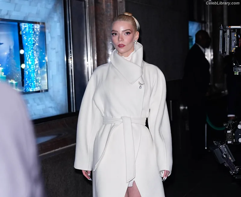 Anya Taylor-Joy photo 5 of 1440