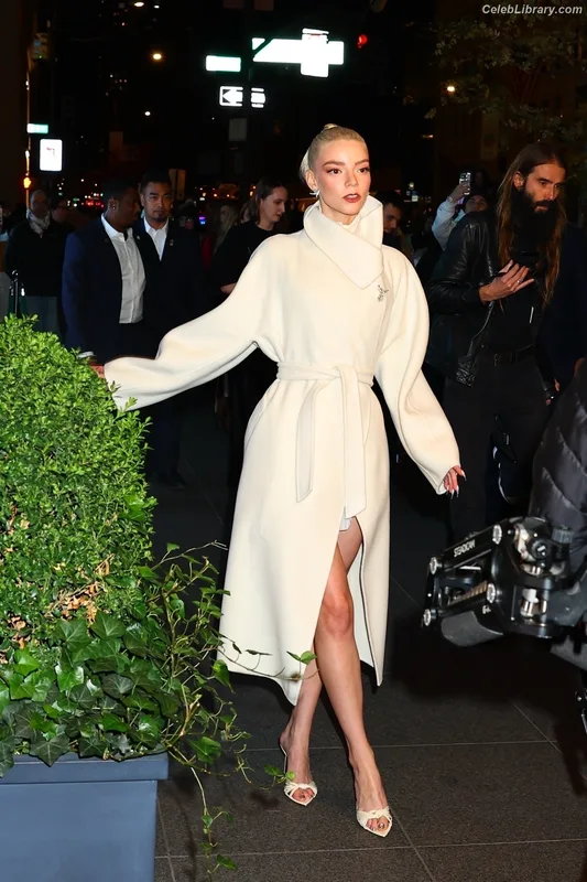Anya Taylor-Joy photo 14 of 1440