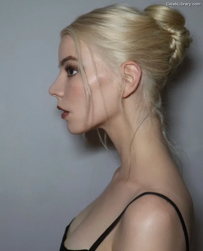 Anya Taylor-Joy photo 8 of 1440
