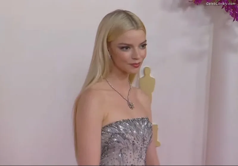 Anya Taylor-Joy photo 10 of 1440