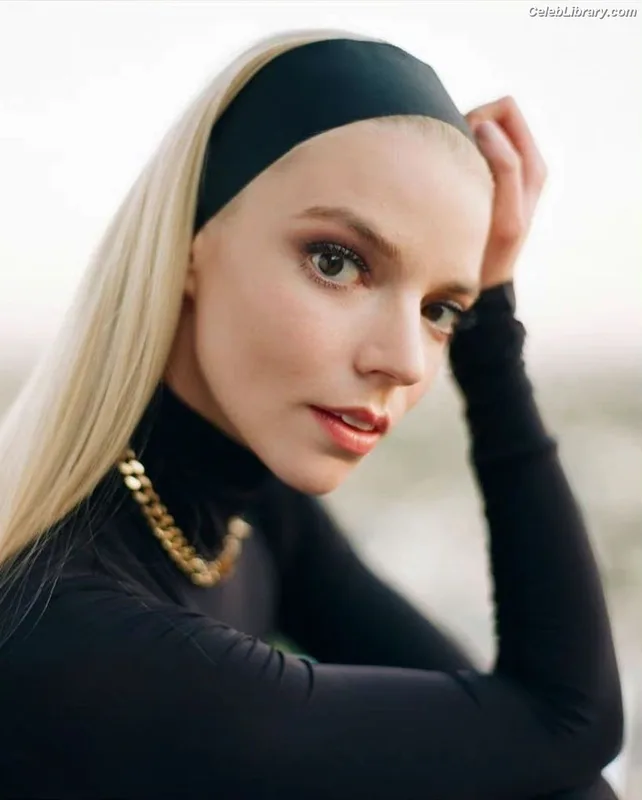 Anya Taylor-Joy photo 15 of 1440