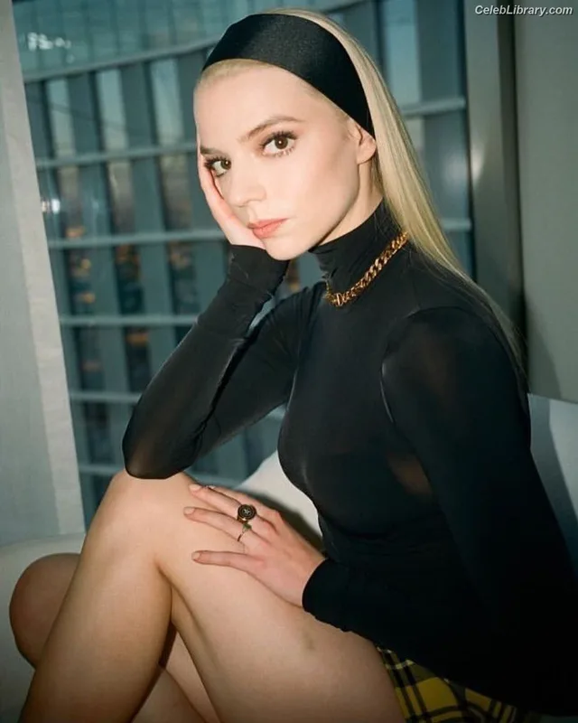 Anya Taylor-Joy photo 16 of 1440