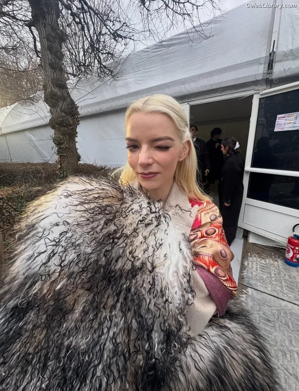 Anya Taylor-Joy photo 21 of 1440